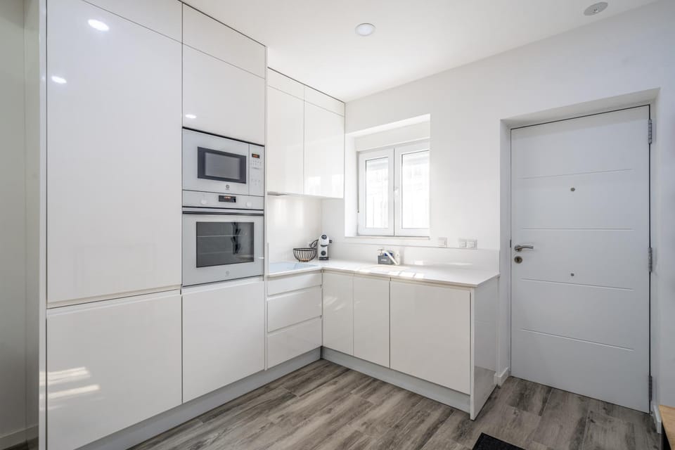Kitchen or kitchenette, oven, stove