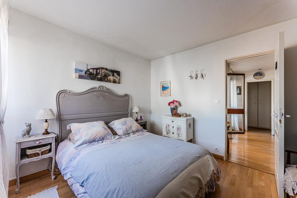 Living room, Bedroom