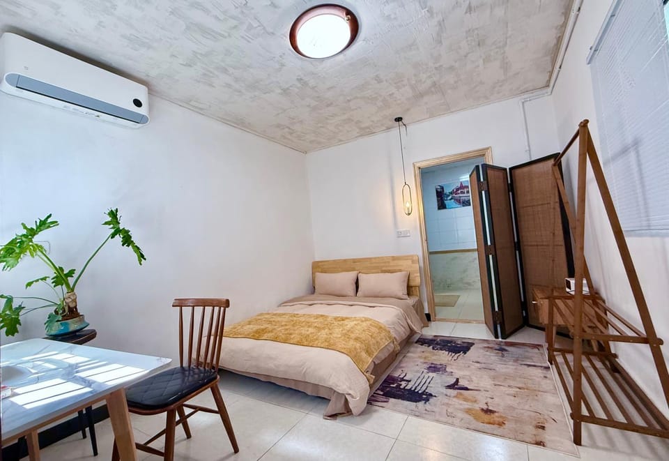 Bed, Photo of the whole room, Bedroom, wardrobe
