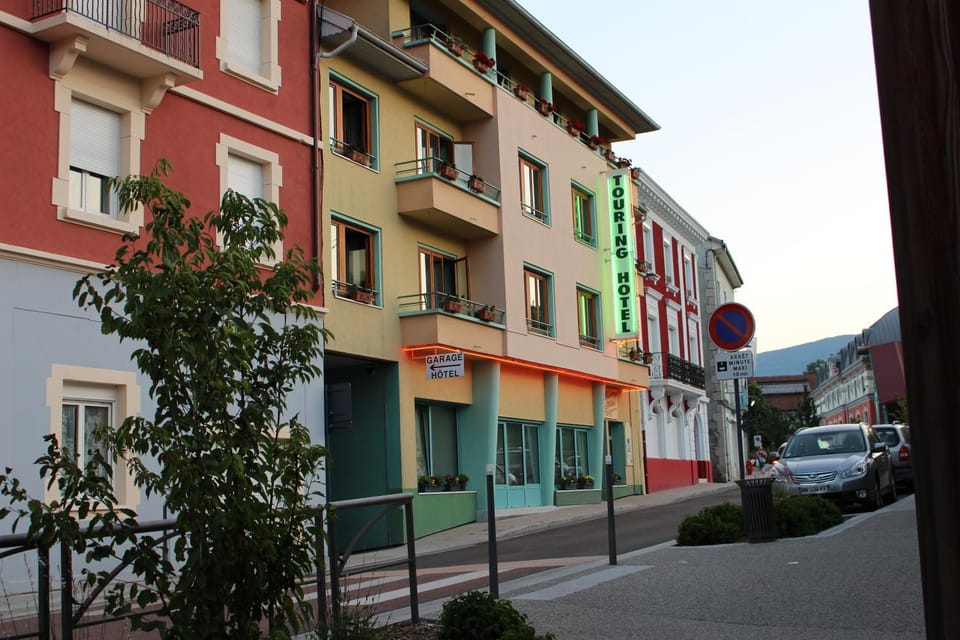 Property building, Location