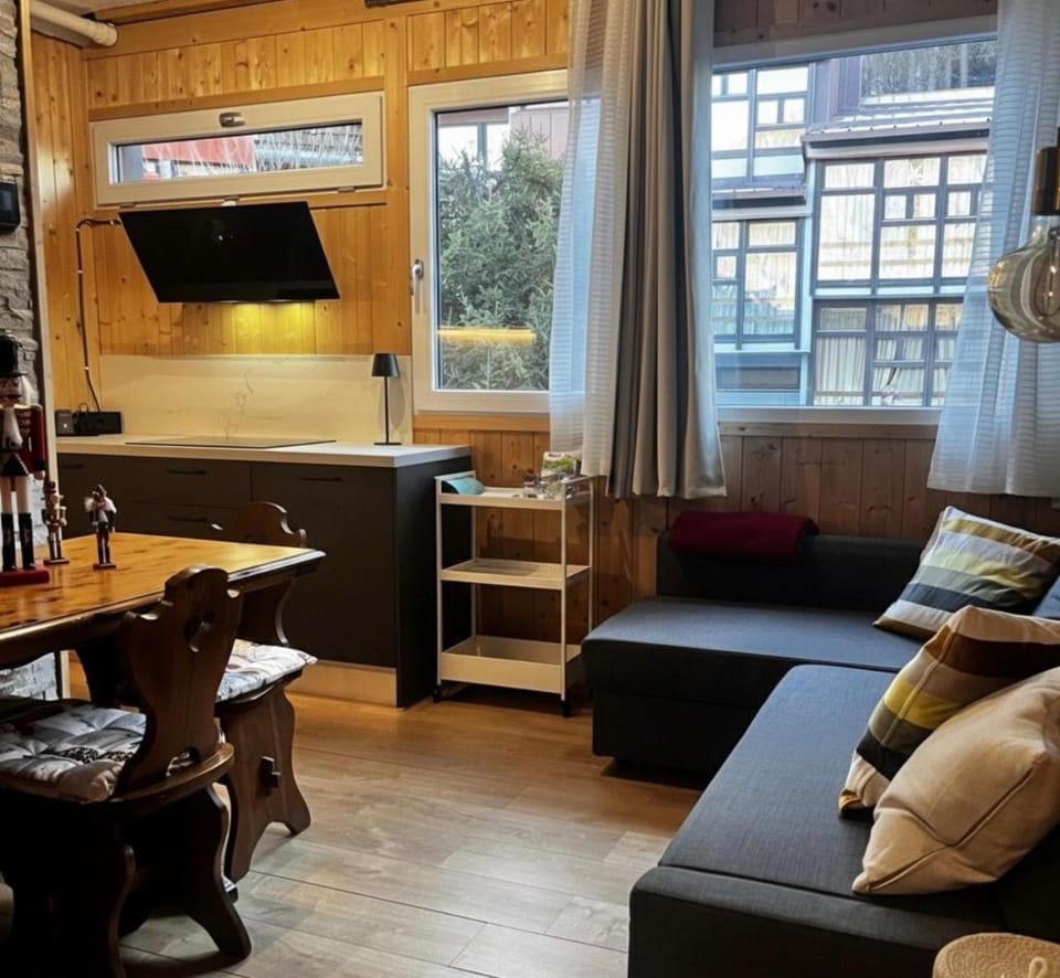 Kitchen or kitchenette, Living room, Dining area