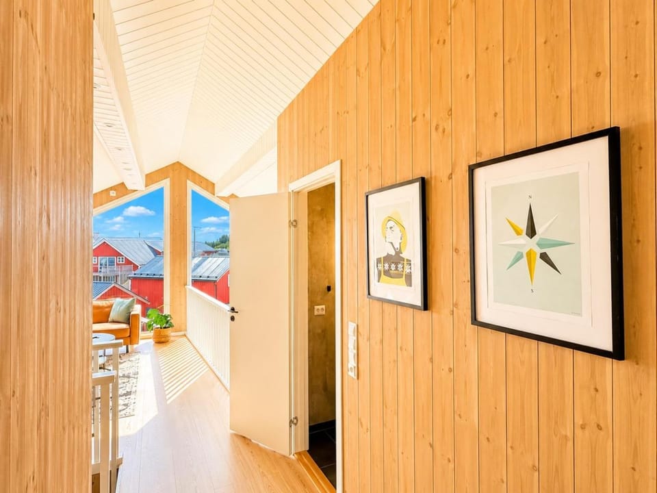 KB - Nordic Luxury Rorbu with Jacuzzi Villa in Lofoten