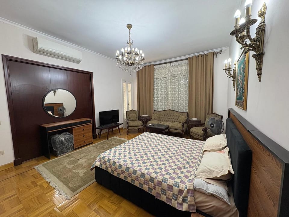 Modern 2BR Apt in Garden City Apartment in Cairo