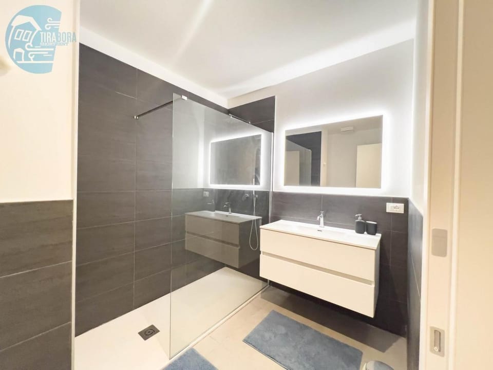 Blue Palace 1b Tirabora Short Rent, con parcheggio privato Apartment in Trieste