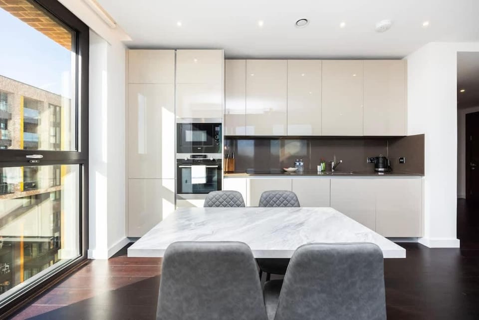 Luxury 2Bed Apt Balcony City View Near US Embassy TR-MT-79-Fred Apartment in London