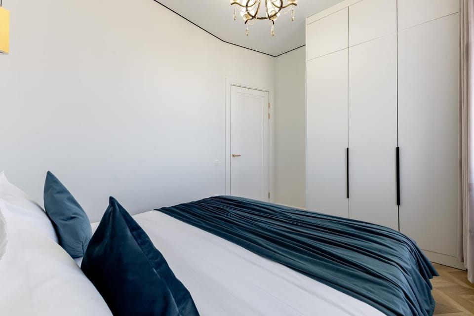 Bed, Photo of the whole room, Bedroom, wardrobe