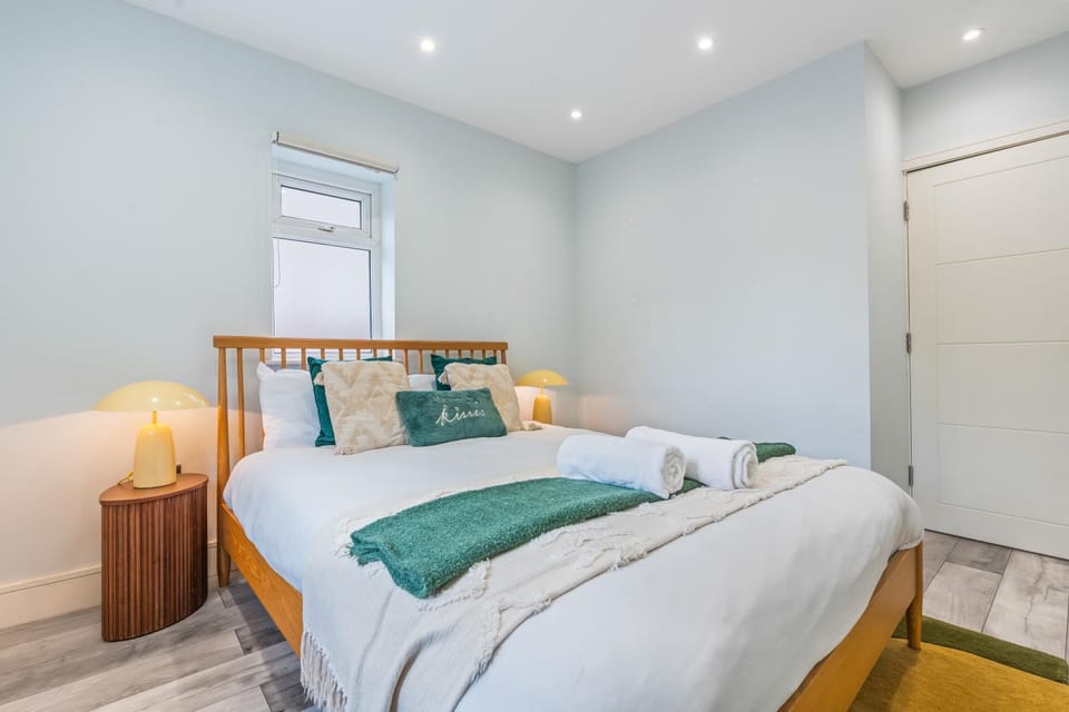 Gorgeous 3BR House with Garden, Pool Table & Near Big Ben House in London Borough of Southwark