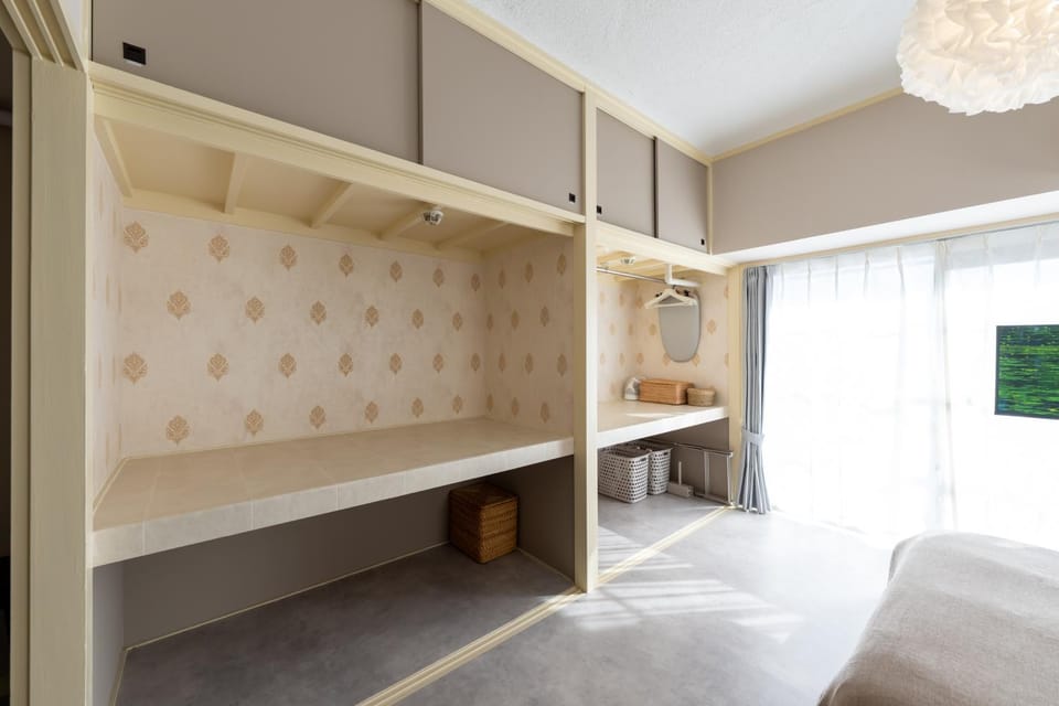 Bed, Living room, Photo of the whole room, Bedroom, wardrobe