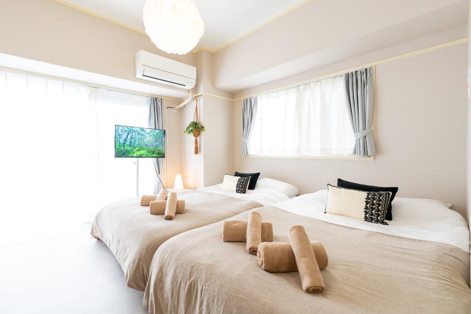 Bed, TV and multimedia, Photo of the whole room, Bedroom, air conditioner