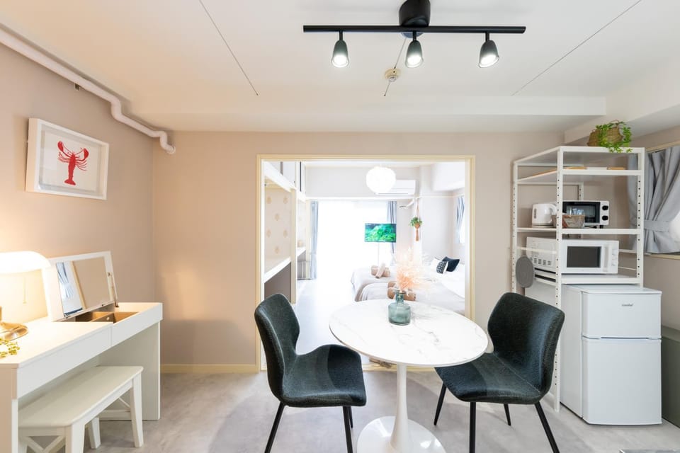 Kitchen or kitchenette, Dining area, Bedroom