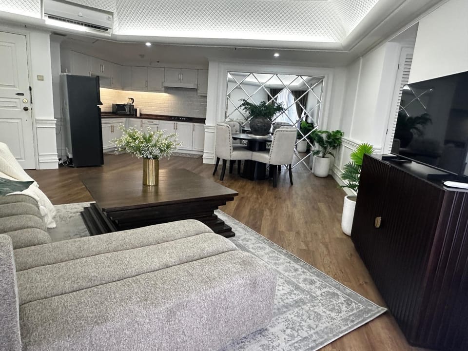 3br luxury sudirman tower ,next mall lippo nusantara Apartment in South Jakarta City