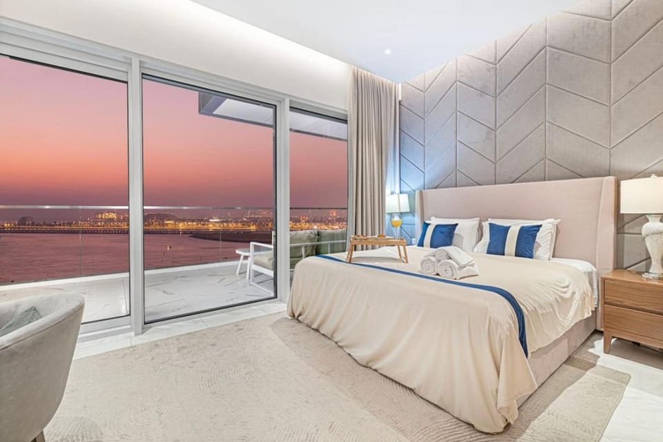La Brisa Exclusive Residence at 1JBR with Sea Palm and Iconic Dubai Views Private Beach and Pool Apartment in Dubai