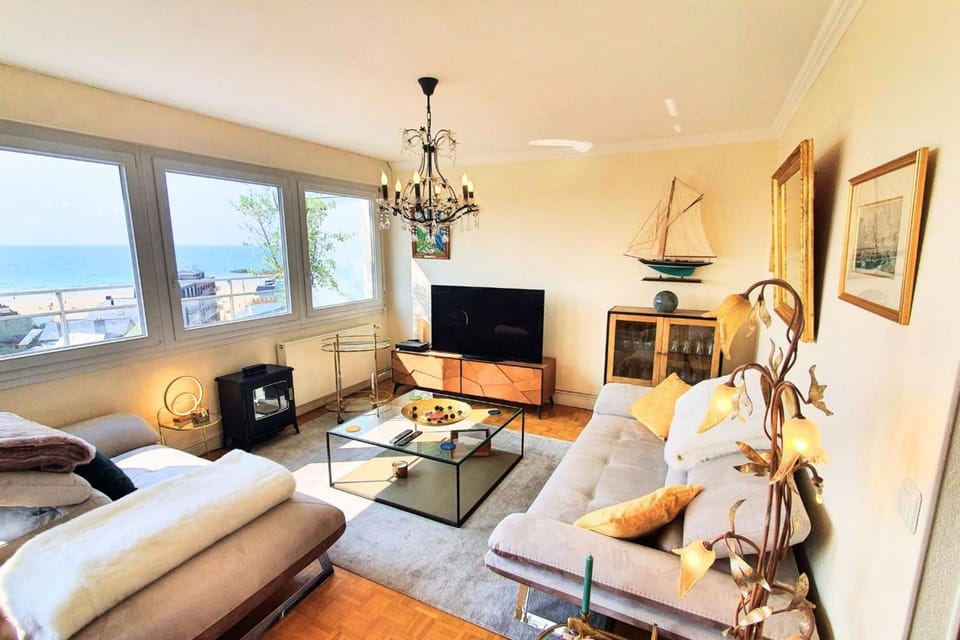Bright apt with balcony panoramic view Apartment in St-Malo