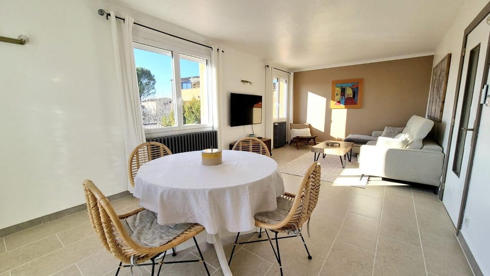 La casemate Vacation rental in L'Isle-sur-la-Sorgue