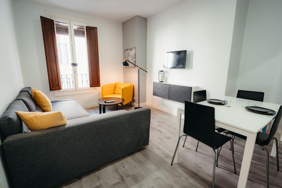 Seating area, Dining area