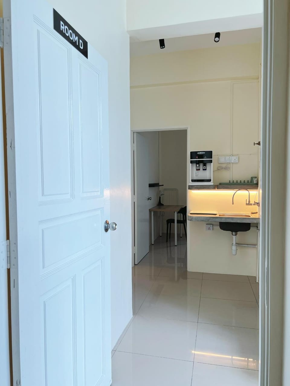 Cozy 2-Bedroom Balcony Suite with Living Room Vacation rental in Penang
