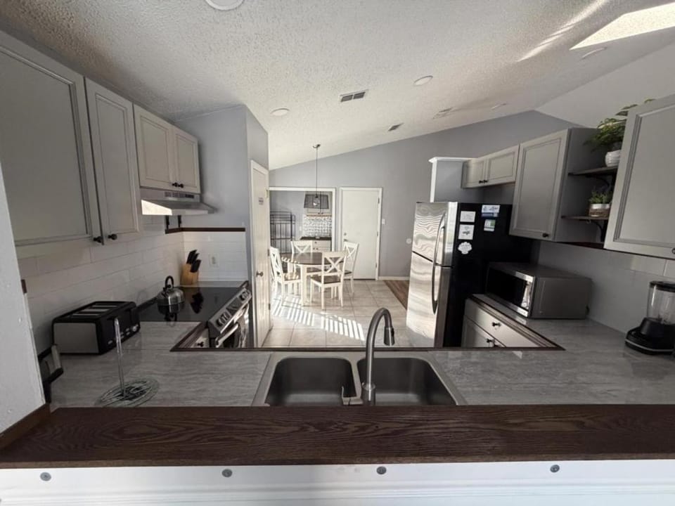 Hampton Lakes Beachcomber Villa home House in Four Corners