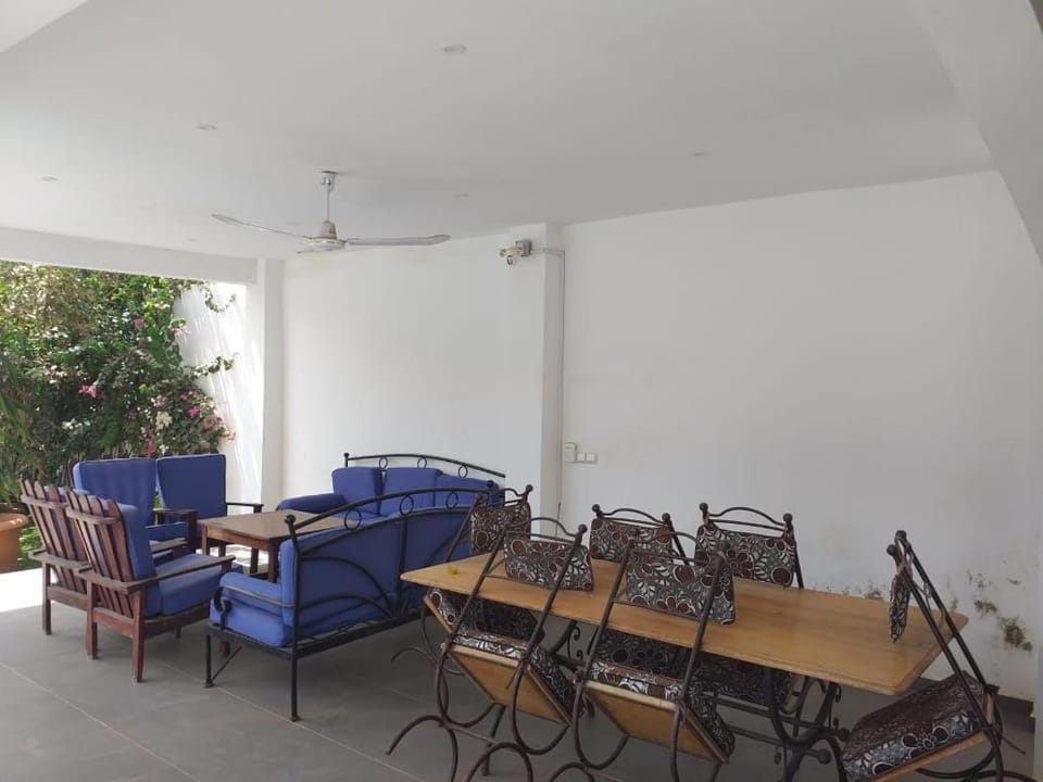 Lounge or bar, Garden view