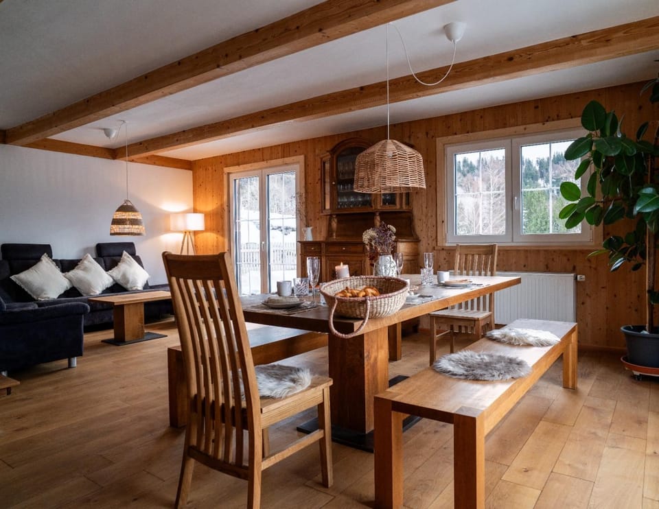 Living room, Seating area, Dining area