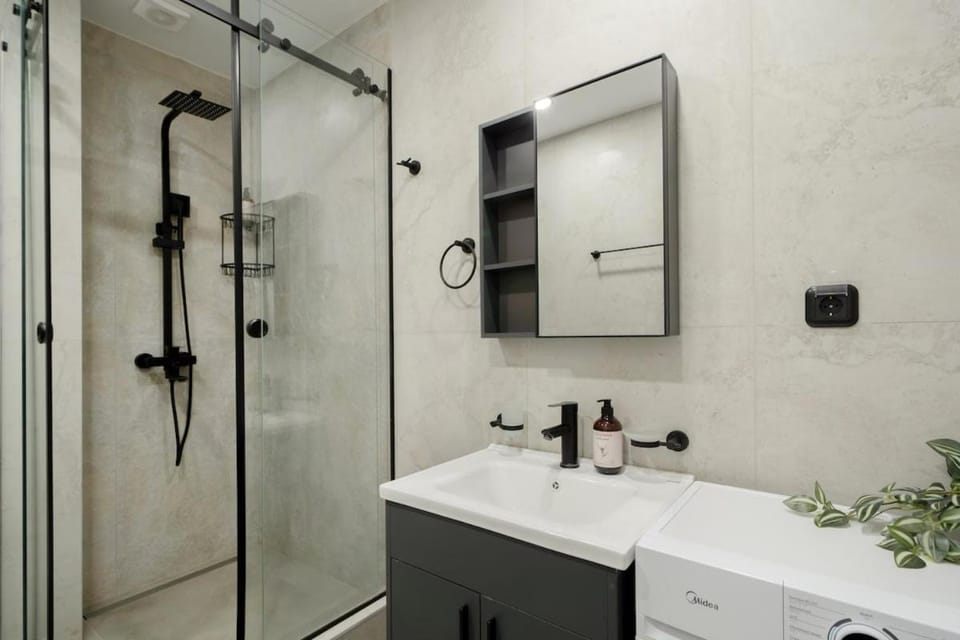 Shower, Bathroom