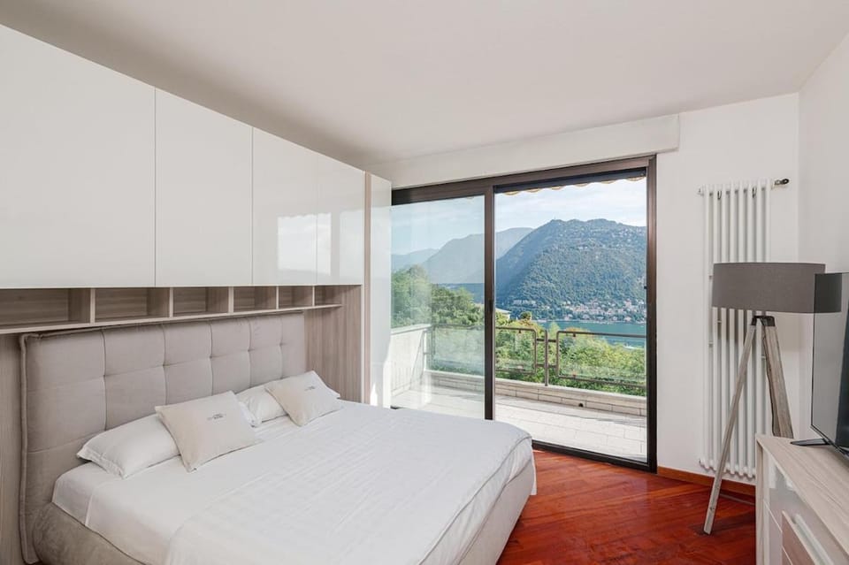 Villa Luna by Comorooms Villa in Como