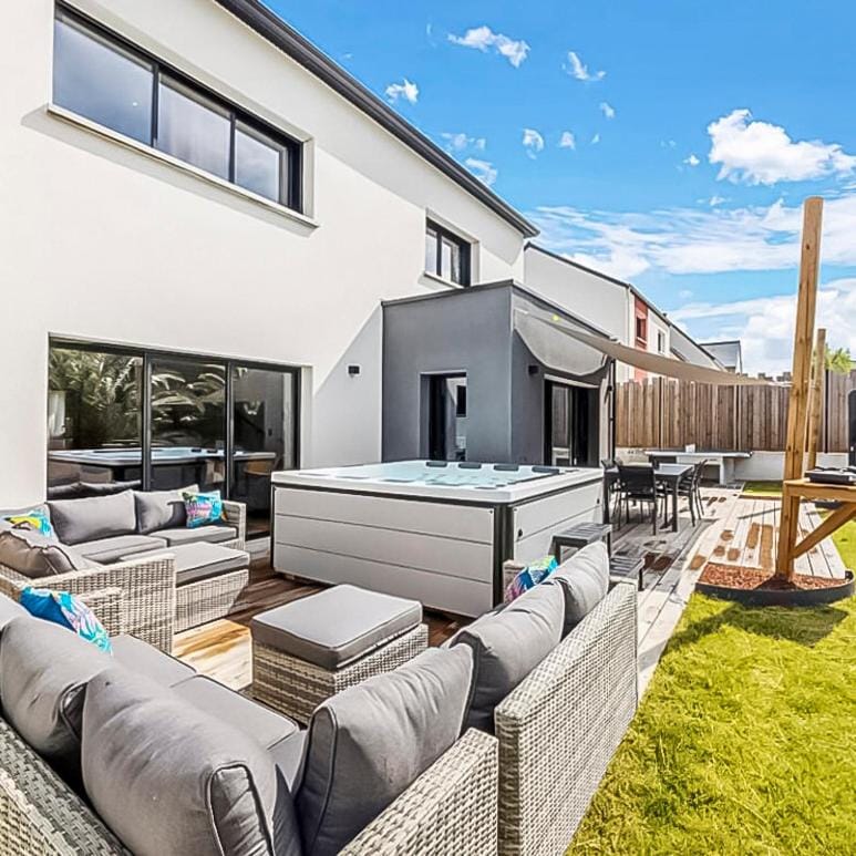 Jacuzzi, Sauna, Ping-Pong & Billard, Les Alizés House in Brittany