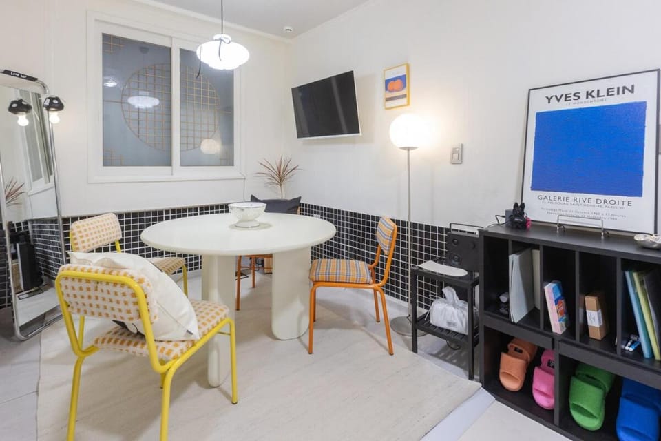 TV and multimedia, Living room, Dining area