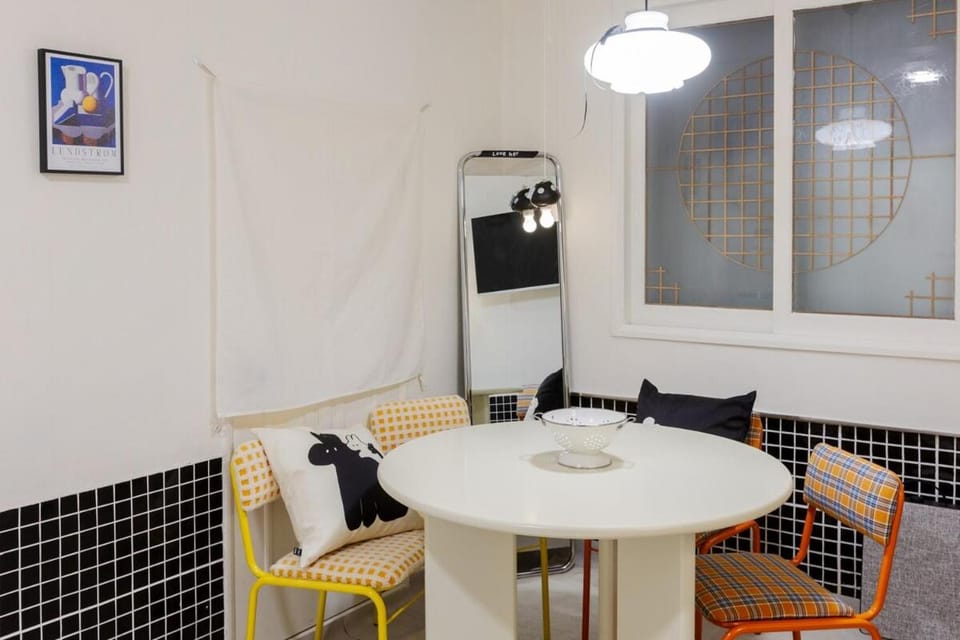 Living room, Seating area, Dining area