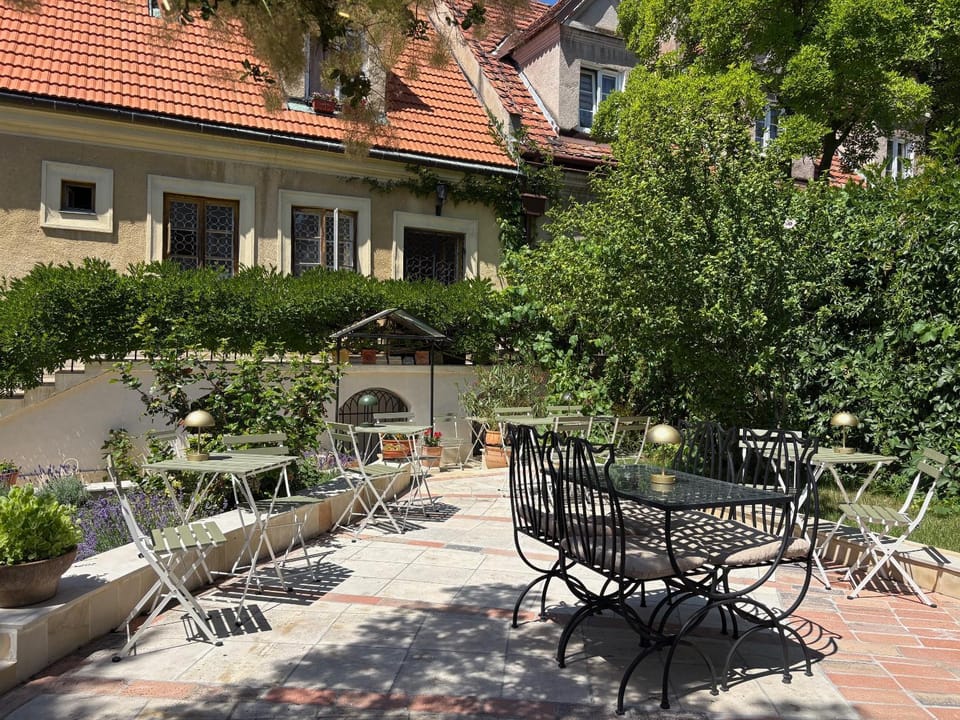 Property building, Day, Garden, Garden view