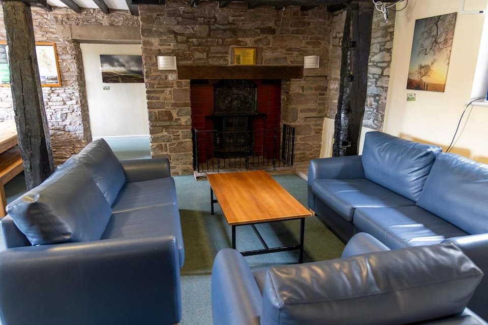 Traditional Welsh Longbarn House in Glyn Tarell