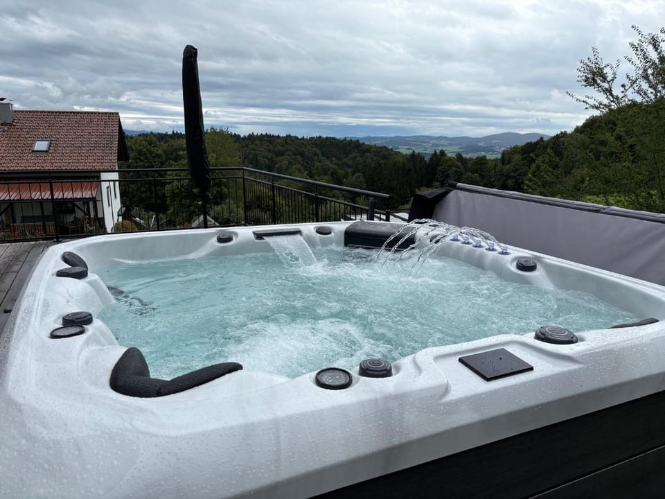 Hot Tub, Mountain view