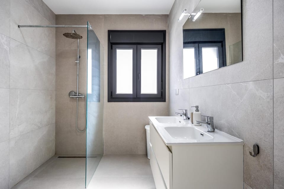 Bathroom, Living room