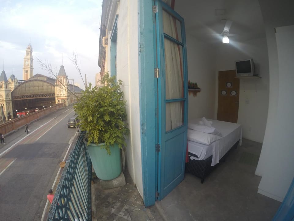 Bed, Bathroom, Balcony/Terrace, Bedroom, City view, Street view
