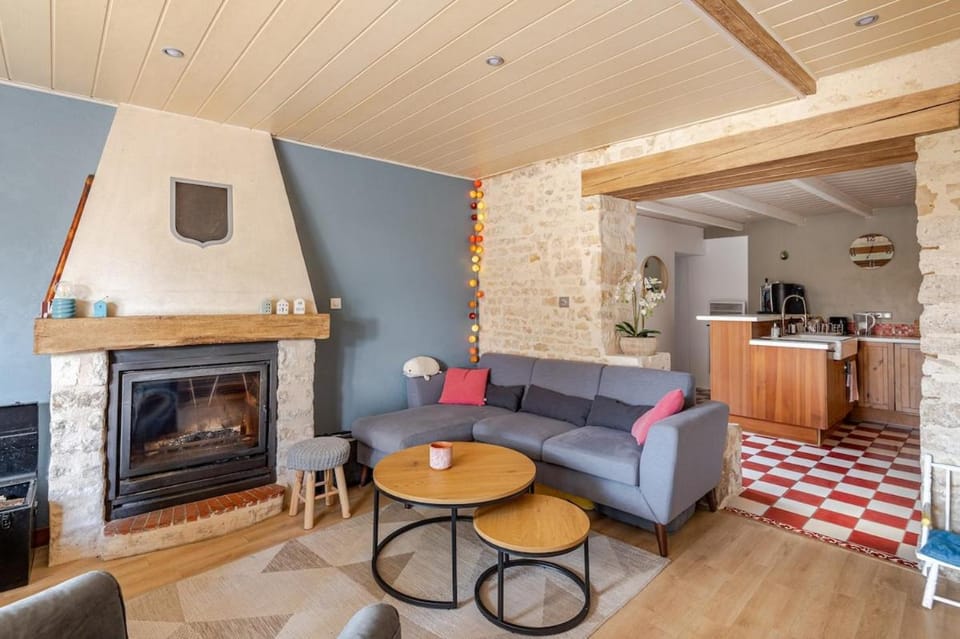 Longère de charme avec piscine, proche océan Bed and Breakfast in Pays de la Loire