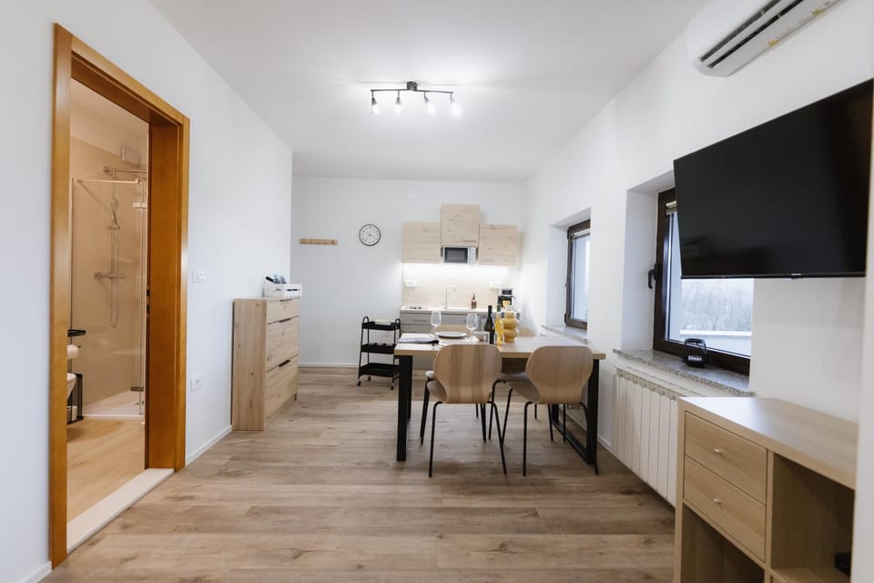 Living room, Dining area, kitchen