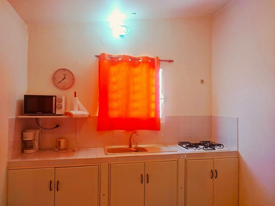 Property building, Kitchen or kitchenette, stove, kitchen
