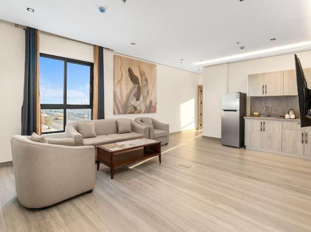 Kitchen or kitchenette, Living room, Seating area