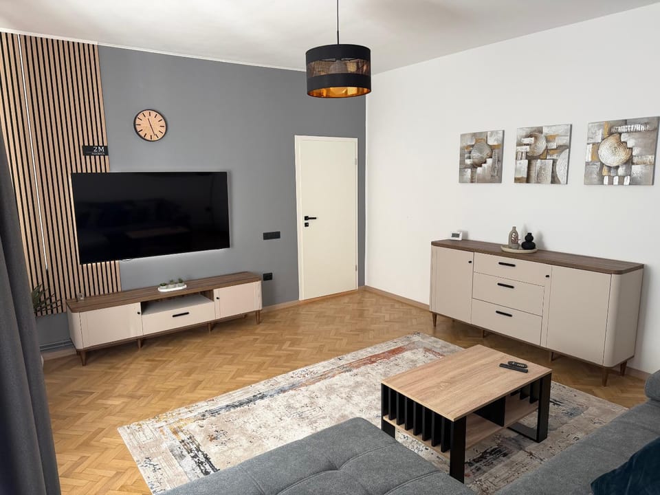 Communal lounge/ TV room, TV and multimedia, Living room
