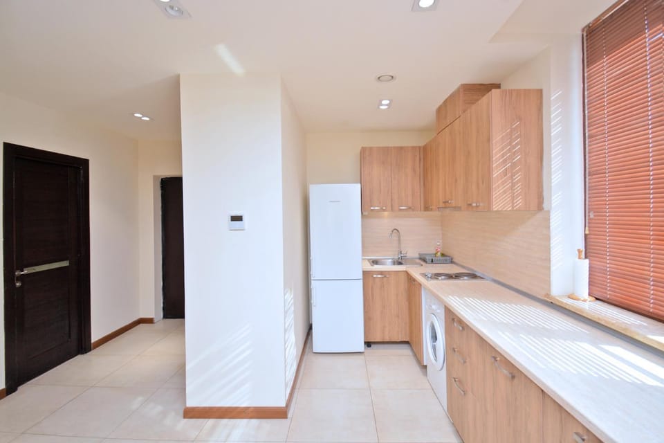 Kitchen or kitchenette, pet friendly, stove