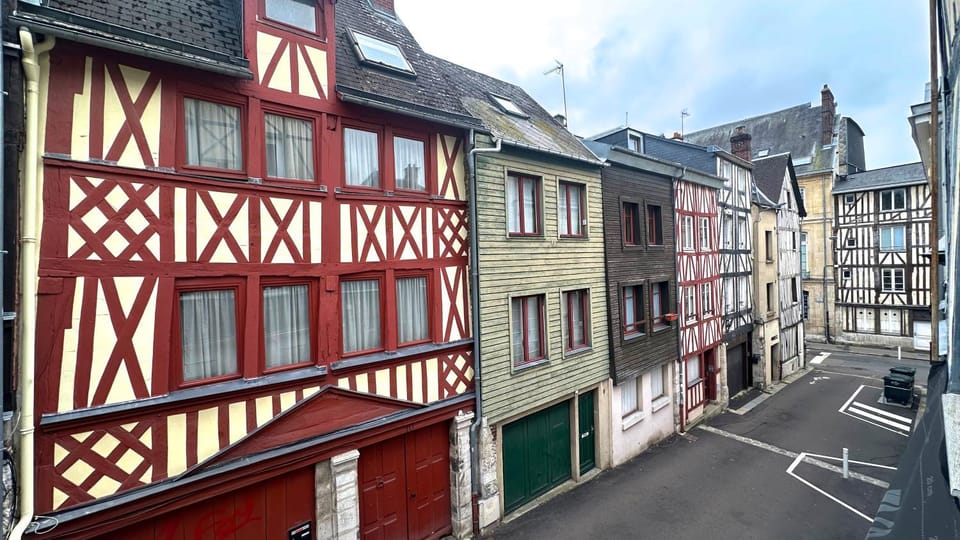 Day, Neighbourhood, City view, Street view, Quiet street view