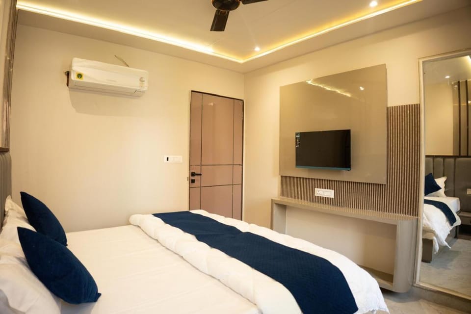 Bed, Photo of the whole room