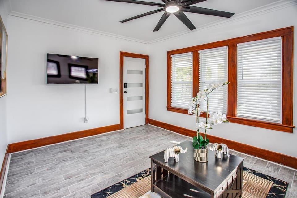 New 3 bedroom Home by, UofR, RIT, Strong, Airport Apartment in Brighton