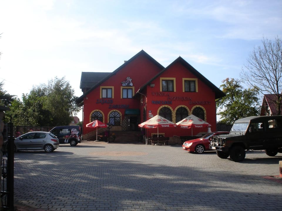 Property building, Day