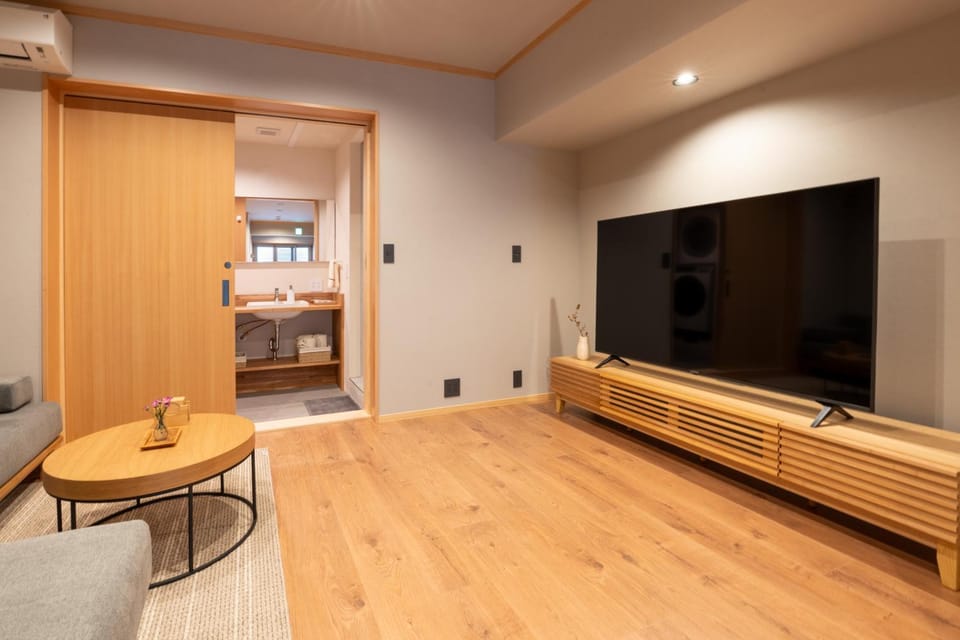 Kyoto Hideaway- Modern and Traditional Fusion House in Kyoto