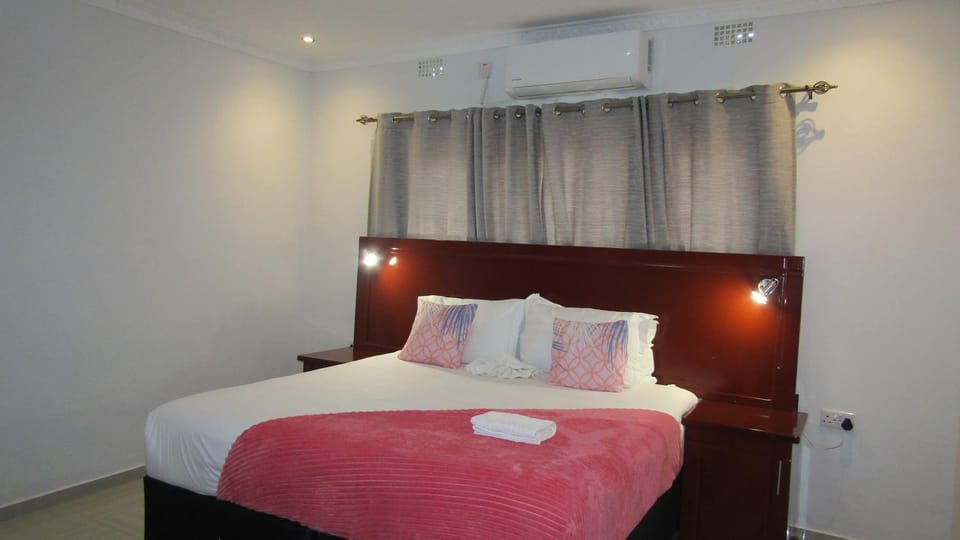 Bed, Bedroom, air conditioner