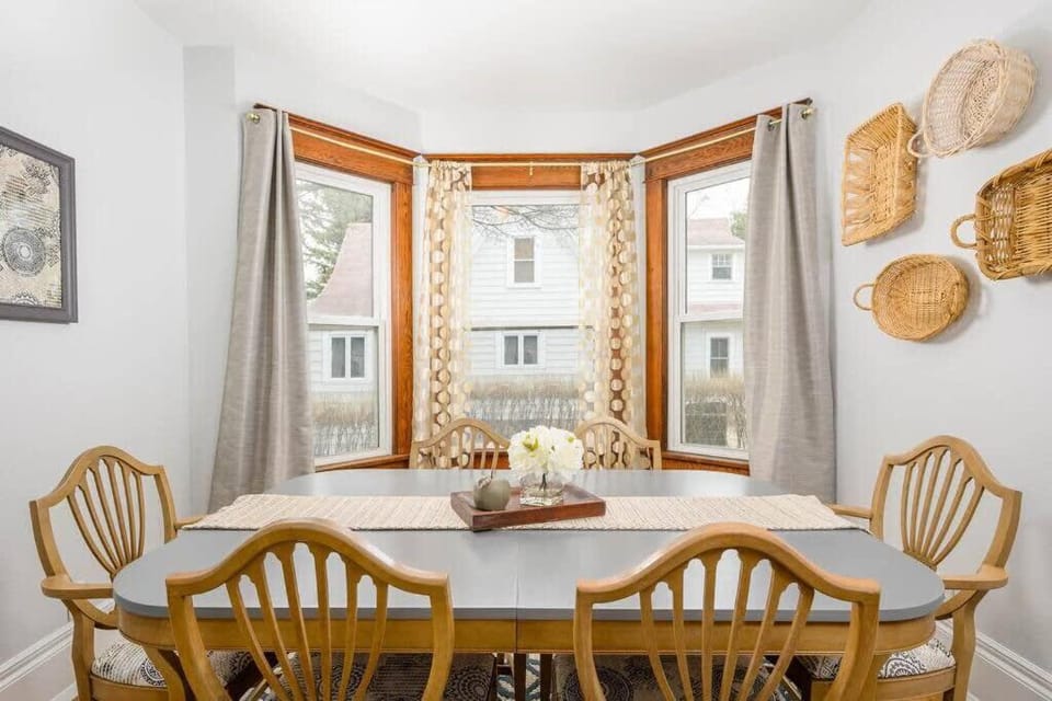 4 Bedroom Family Home - Downtown Lawrence University House in Appleton
