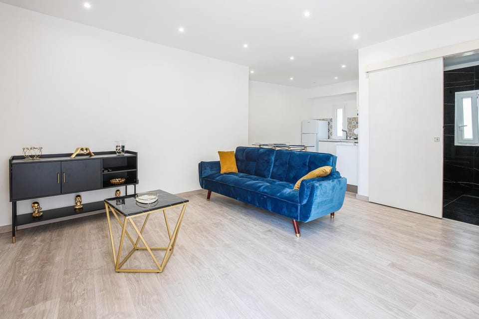 TV and multimedia, Living room, Seating area