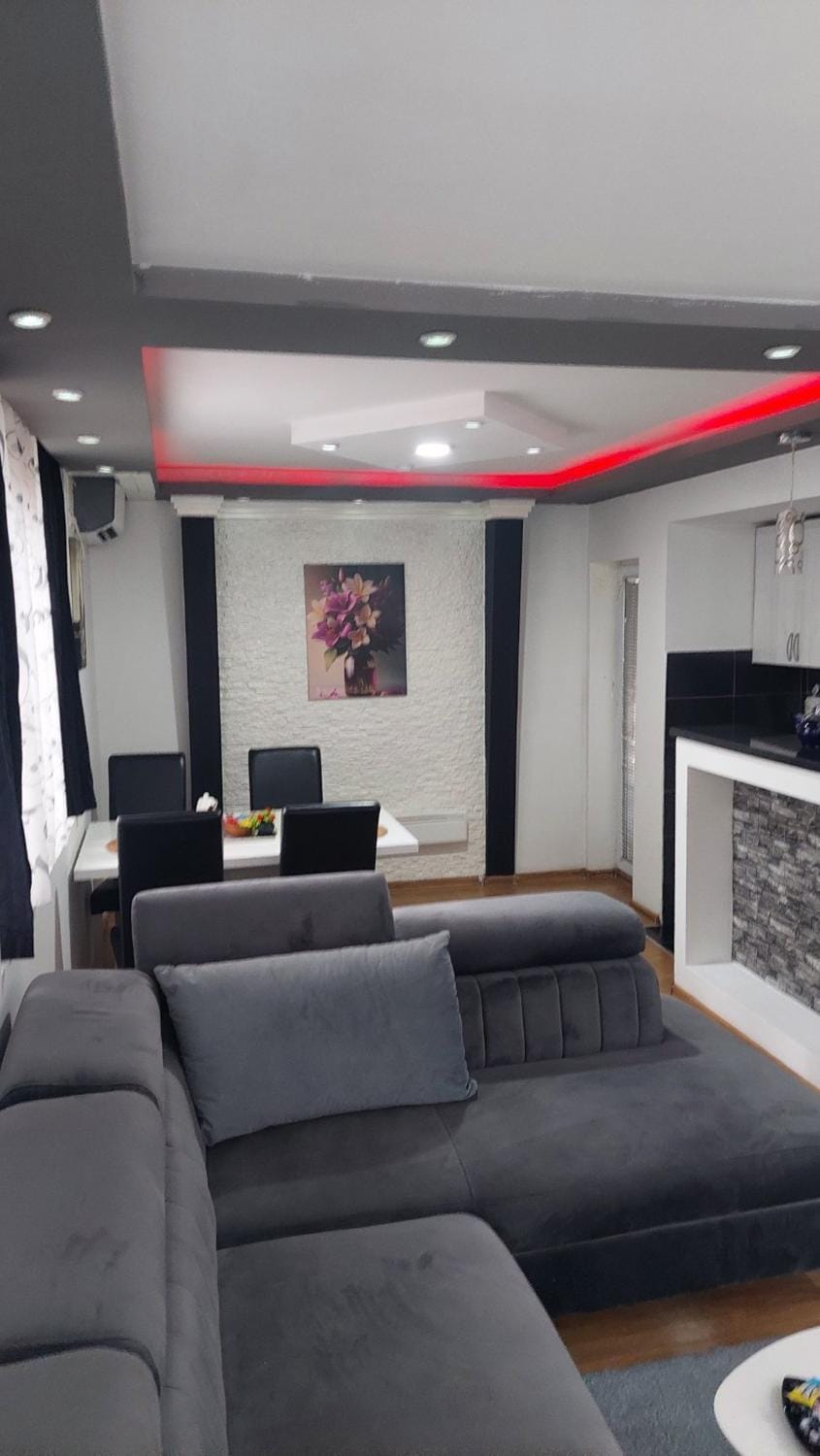 TV and multimedia, Kitchen or kitchenette, Seating area