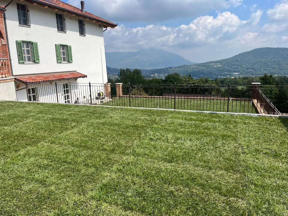 Property building, Day, Natural landscape, Garden, Garden view, Mountain view