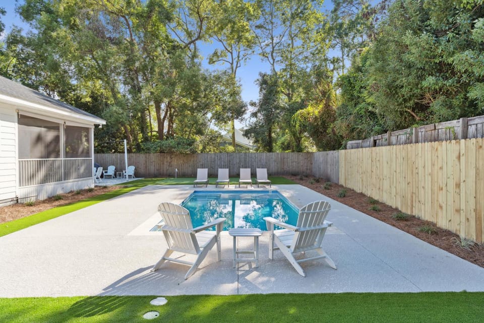Getaway Cottage - 615 Bartow St House in Saint Simons Island
